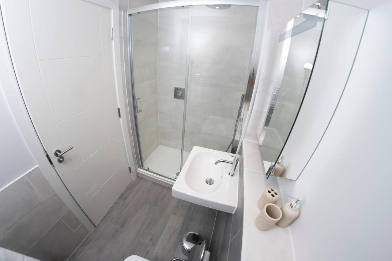 7 Putsborough - Luxury Apartment At Byron Woolacombe, Only 4 Minute Walk To Woolacombe Beach! エクステリア 写真