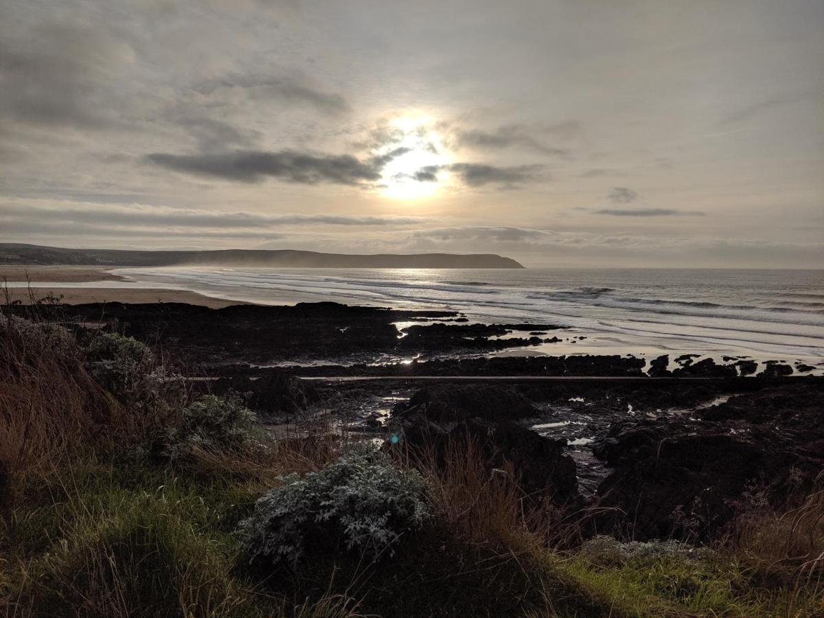 7 Putsborough - Luxury Apartment At Byron Woolacombe, Only 4 Minute Walk To Woolacombe Beach! エクステリア 写真